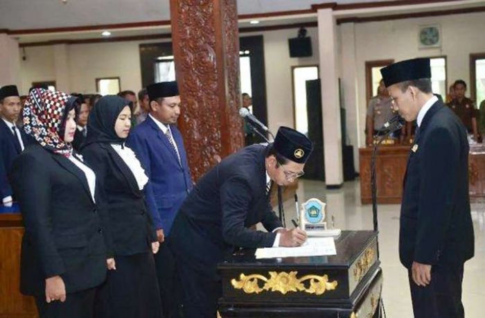 KPU Lamongan Minta Bantuan Pemkab Simpan Logistik Pemilu KPU Lamongan Minta Bantuan Pemkab Simpan Logistik Pemilu
