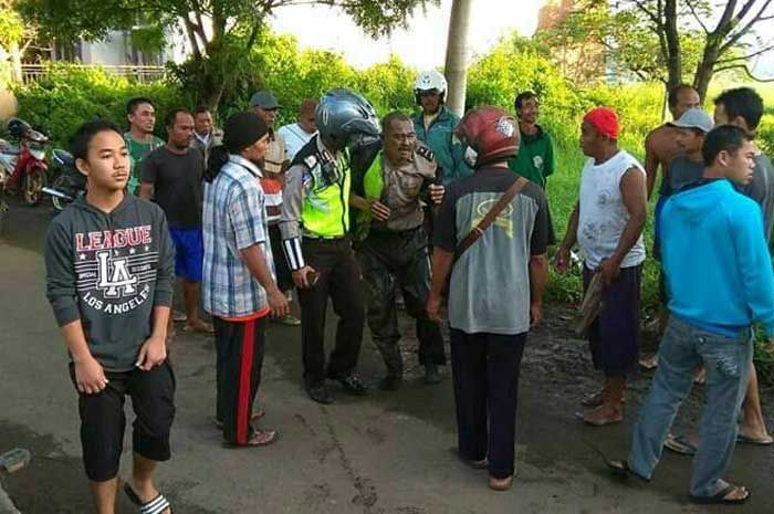 Hendak Rampas Motor Pelajar MTs, Polisi Gadungan di Malang Babak Belur Dihajar Warga