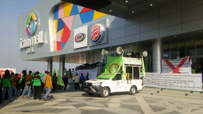 Sore ini Dibuka, Pagi, Icon Mall Gresik Didemo Karyawan