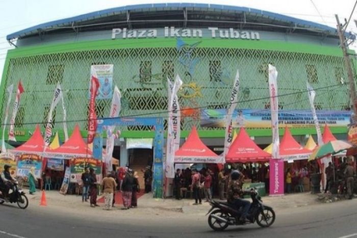 Plaza Ikan Tuban, Tempat Oleh-oleh Ikan Asap Favorit Wisatawan