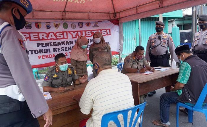 Disiplinkan Pelaksanaan Protokol Kesehatan, Patroli Gabungan Kota Kediri Gelar Operasi Yustisi 