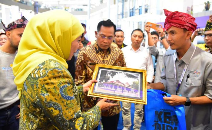 Buka Bursa Pariwisata Jatim 2023, Khofifah Tekankan Semangat IKI untuk Optimalkan Sektor Pariwisata Buka Bursa Pariwisata Jatim 2023, Khofifah Tekankan Semangat IKI untuk Optimalkan Sektor Pariwisata