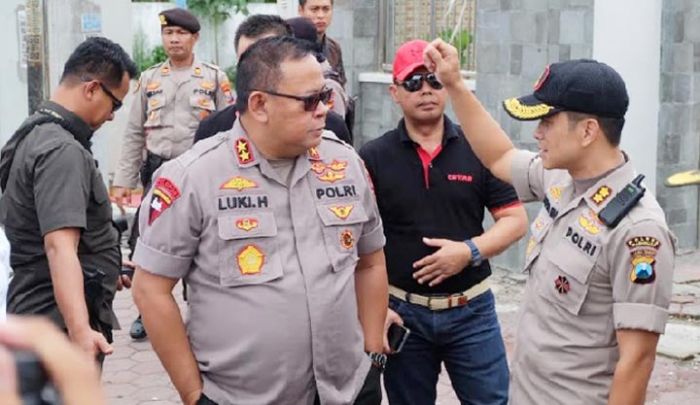 Kapolda Jatim dan Polres Pasuruan Lakukan Penyekatan di Simpang 3 Kejapanan