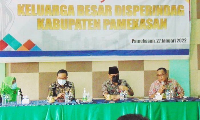 Safari ke Diskopukm dan Disperindag, Bupati Pamekasan Samakan Sudut Pandang Program Prioritas 2022 Safari ke Diskopukm dan Disperindag, Bupati Pamekasan Samakan Sudut Pandang Program Prioritas 2022