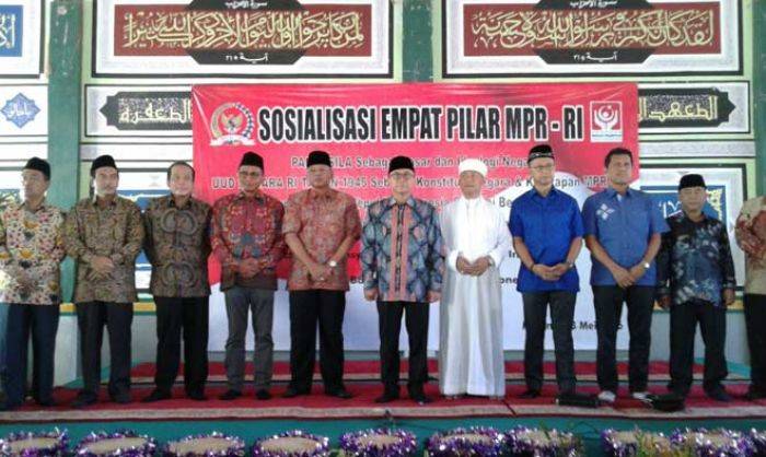 Ketua MPR Sowan PP Bahrul Maghfiroh, Gus Lukman: Cinta Bangsa Perlu Ditumbuhkan Ketua MPR Sowan PP Bahrul Maghfiroh, Gus Lukman: Cinta Bangsa Perlu Ditumbuhkan