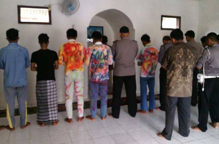 Nekat Konvoi, 15 Pelajar di Tuban Ditangkap dan Diajak Salat Berjama’ah