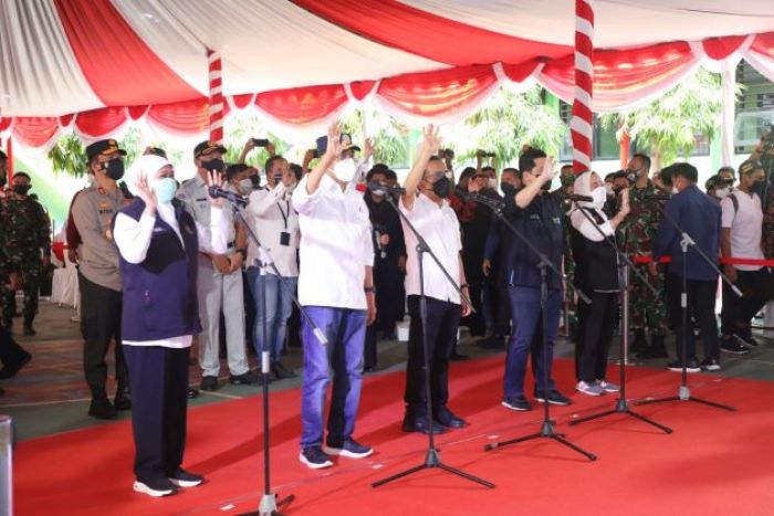 Bersama Tiga Menteri, Gubernur Khofifah Tinjau Vaksinasi di Bojonegoro Bersama Tiga Menteri, Gubernur Khofifah Tinjau Vaksinasi di Bojonegoro