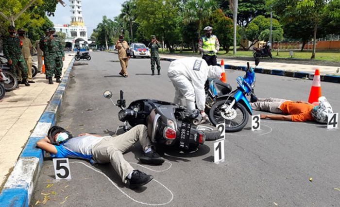 Tekan Laka Lantas, Satlantas Polres Ngawi Gelar Pelatihan TPTKP-PPGD untuk Bhabinkamtibmas dan Kades