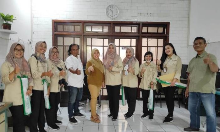 Jalin Keakraban dengan Media, Dokpim Nganjuk Silaturahim ke HARIAN BANGSA dan BANGSAONLINE.com Jalin Keakraban dengan Media, Dokpim Nganjuk Silaturahim ke HARIAN BANGSA dan BANGSAONLINE.com