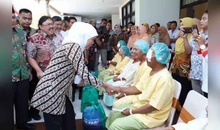 Lagi, Gubernur Khofifah Bikin Gebrakan, 2023 Jatim Bebas Katarak! Lagi, Gubernur Khofifah Bikin Gebrakan, 2023 Jatim Bebas Katarak!