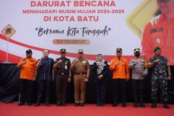 Masuk Musim Hujan, Pemkot Batu Gelar Simulasi Tanggap Darurat Bencana di Pasar Induk Among Tani Masuk Musim Hujan, Pemkot Batu Gelar Simulasi Tanggap Darurat Bencana di Pasar Induk Among Tani