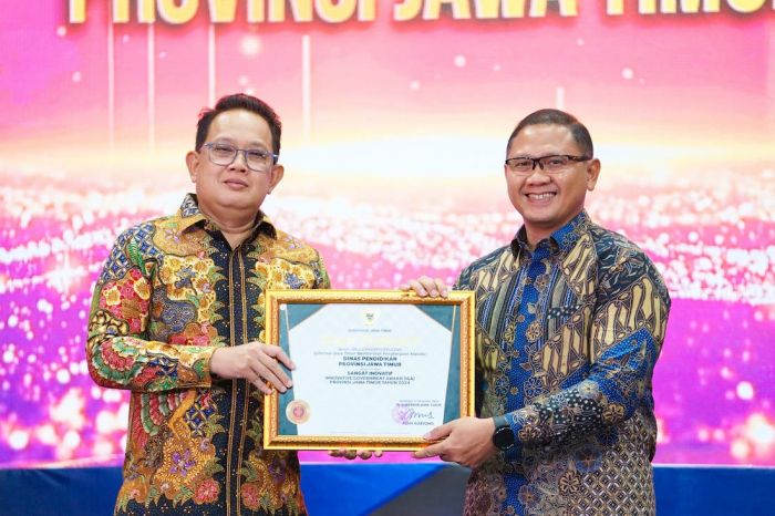 Di Penganugerahan INOTEK Award, Pj Gubernur Adhy Sebut Ekosistem Berinovasi di Jatim Luas Di Penganugerahan INOTEK Award, Pj Gubernur Adhy Sebut Ekosistem Berinovasi di Jatim Luas