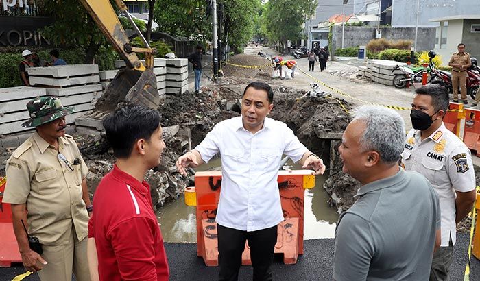 Pemkot Surabaya Geber Pengerjaan Saluran di Berbagai Lokasi Pemkot Surabaya Geber Pengerjaan Saluran di Berbagai Lokasi