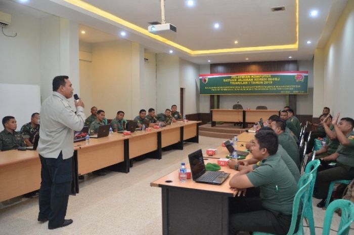Danrem 084/Bhaskara Jaya Minta Prajurit dan PNS Korem Melek Teknologi Danrem 084/Bhaskara Jaya Minta Prajurit dan PNS Korem Melek Teknologi