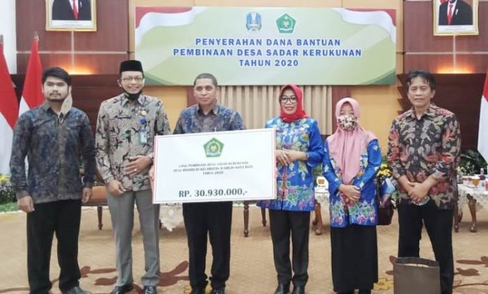 Antar Umat Beragama Bisa Hidup Harmonis, Gubernur Apresiasi Mojorejo sebagai Desa Sadar Kerukunan Antar Umat Beragama Bisa Hidup Harmonis, Gubernur Apresiasi Mojorejo sebagai Desa Sadar Kerukunan