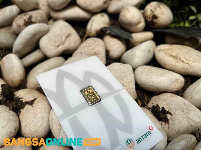 Harga Emas Antam per 18 November 2025 Turun Jadi Segini