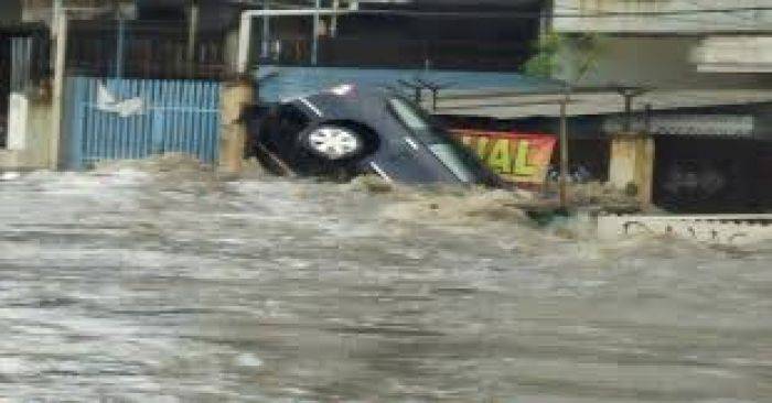 Banjir Bandung Telan Kerugian Rp 16 Miliar Banjir Bandung Telan Kerugian Rp 16 Miliar