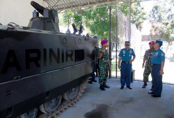 Pangarmatim Kunjungi Markas Ksatria Lapis Baja Marinir Pangarmatim Kunjungi Markas Ksatria Lapis Baja Marinir
