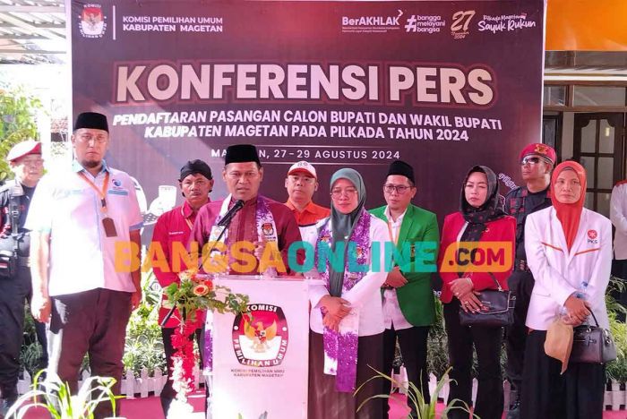 Sujatno-Ida Daftar Pertama Kali ke KPU Magetan Sujatno-Ida Daftar Pertama Kali ke KPU Magetan