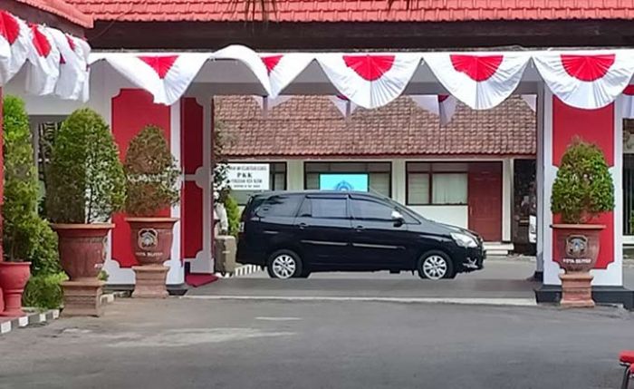 KPK Kembali Periksa Rumah Dinas Wali Kota Blitar KPK Kembali Periksa Rumah Dinas Wali Kota Blitar