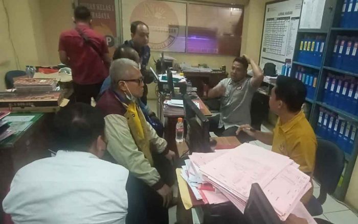 Terima Tahanan dari Kejari Trenggalek, Kemenkumham Jatim Tegaskan Tidak Ada Keistimewaan Terima Tahanan dari Kejari Trenggalek, Kemenkumham Jatim Tegaskan Tidak Ada Keistimewaan