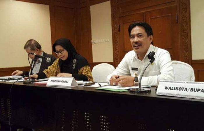 Wabup Sidoarjo Presentasikan Atasi Sampah Melalui TPST di depan Dewan Adipura Wabup Sidoarjo Presentasikan Atasi Sampah Melalui TPST di depan Dewan Adipura