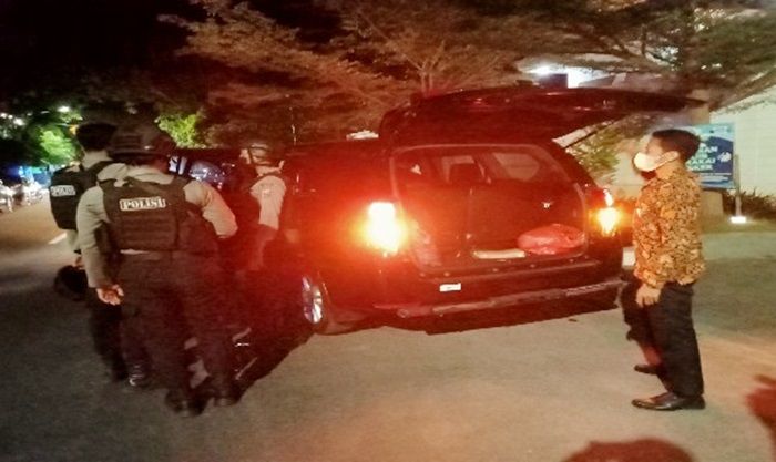 Hingga Malam Ini, KPK Amankan 5 Koper dari Rumah Pribadi Bupati Probolinggo Hingga Malam Ini, KPK Amankan 5 Koper dari Rumah Pribadi Bupati Probolinggo