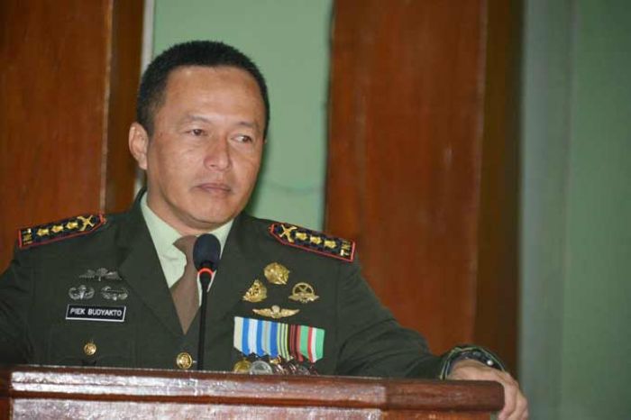 Komandan Korem 081/DSJ Kolonel Inf Piek Budyakto Berpamitan Jelang Akhir Jabatan Komandan Korem 081/DSJ Kolonel Inf Piek Budyakto Berpamitan Jelang Akhir Jabatan