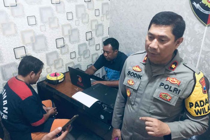 Pembobol Brankas Pusat Oleh-oleh Bu Rudy Dharmahusada Surabaya Ditangkap Polisi Pembobol Brankas Pusat Oleh-oleh Bu Rudy Dharmahusada Surabaya Ditangkap Polisi