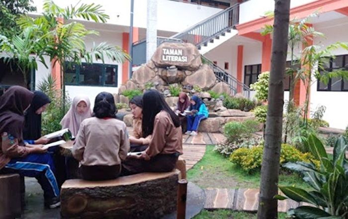  SMPN 1 Kota Mojokerto Sabet Juara Pendongeng Pelajar Nasional