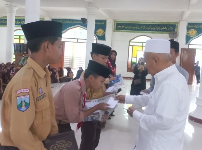 Kiai Asep Beri Reward Peserta Tryout di Amanatul Ummah, Ada Uang hingga Koran Harian Bangsa Kiai Asep Beri Reward Peserta Tryout di Amanatul Ummah, Ada Uang hingga Koran Harian Bangsa
