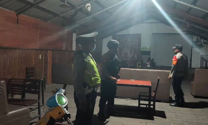 Gerak Cepat Respons Aduan Masyarakat, Kapolsek Krian Tancap Gas Tindak Pengusaha Nakal Gerak Cepat Respons Aduan Masyarakat, Kapolsek Krian Tancap Gas Tindak Pengusaha Nakal