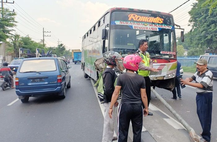 Kecelakaan Karambol Terjadi di Trosobo Sidoarjo Kecelakaan Karambol Terjadi di Trosobo Sidoarjo
