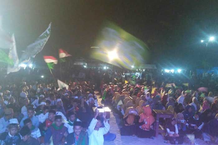 Ribuan Masyarakat Bojonegoro Rayakan Malam Tahun Baru dengan Shalawatan Ribuan Masyarakat Bojonegoro Rayakan Malam Tahun Baru dengan Shalawatan