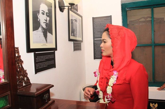 Puti Soekarno Kunjungi Rumah Bung Karno Dilahirkan