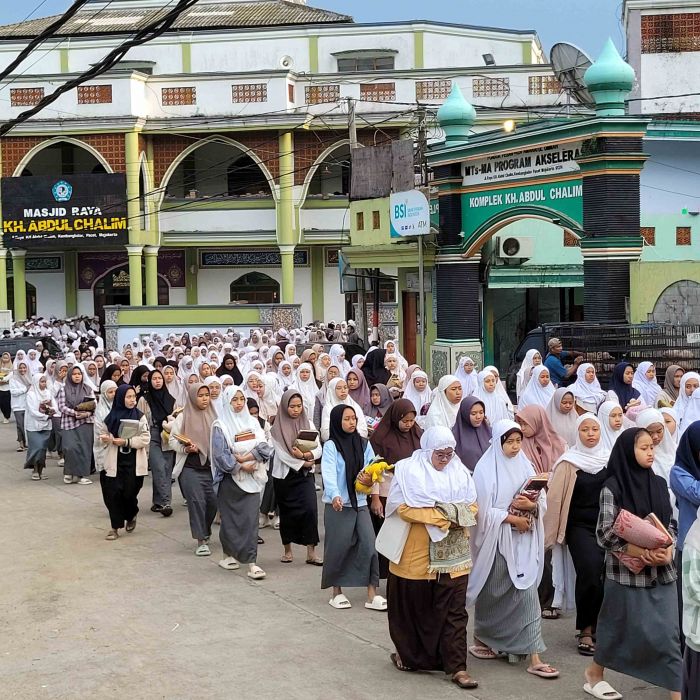 Masa Libur Santri Amanatul Ummah Beda dengan Pondok Lain, Prof Kiai Asep Punya Dua Alasan Menarik Masa Libur Santri Amanatul Ummah Beda dengan Pondok Lain, Prof Kiai Asep Punya Dua Alasan Menarik