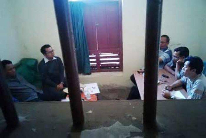 Tim Sukses MKP-Ipung Laporkan KPU Mojokerto ke Panwaslu Tim Sukses MKP-Ipung Laporkan KPU Mojokerto ke Panwaslu