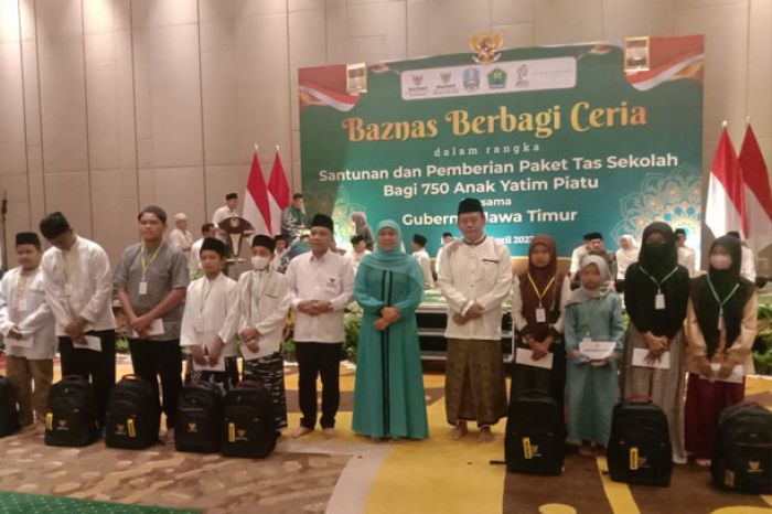 Baznas Jatim dan Kota Malang Berbagi Ceria Santuni 750 Anak Yatim Piatu Baznas Jatim dan Kota Malang Berbagi Ceria Santuni 750 Anak Yatim Piatu