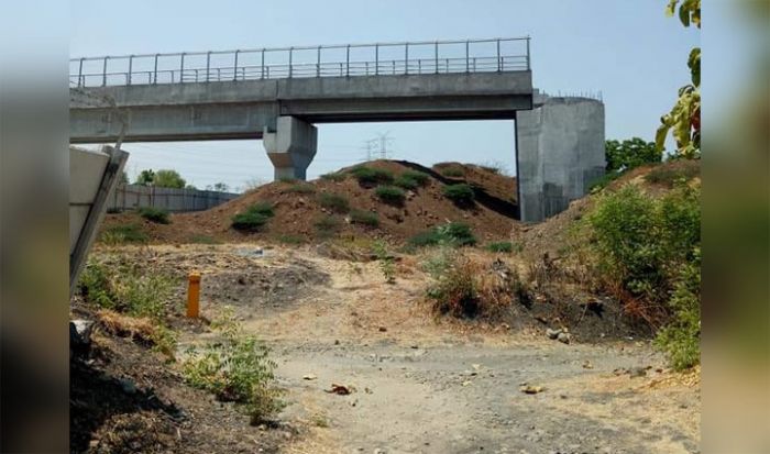 Jembatan Layang Paspro di Sumberasih Mangkrak