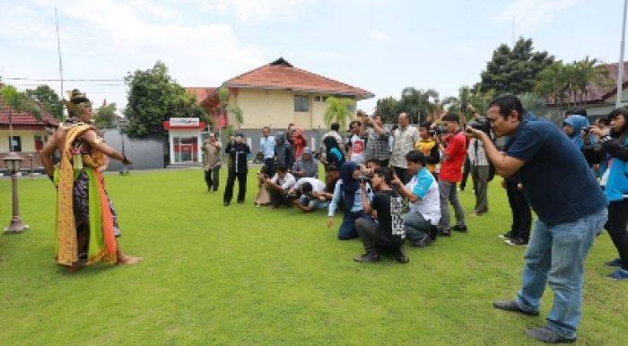 Pemkot Mojokerto Gelar Pelatihan Jurnalis dan Fotografi Pemkot Mojokerto Gelar Pelatihan Jurnalis dan Fotografi