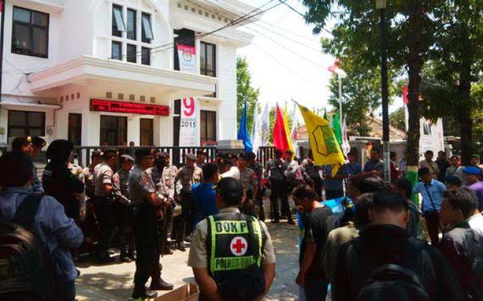 Soroti Penggunaan Anggaran Pilkada, PMII Tuban Demo KPU Soroti Penggunaan Anggaran Pilkada, PMII Tuban Demo KPU