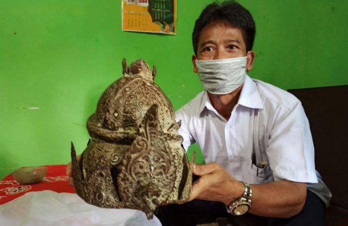 Mahkota Logam Diduga Benda Purbakala Ditemukan Penambang Pasir di Blitar