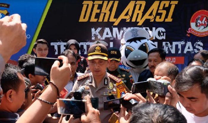 Warga Kemiri RT 20 Deklarasikan Kampung Tertib Lalu Lintas Warga Kemiri RT 20 Deklarasikan Kampung Tertib Lalu Lintas
