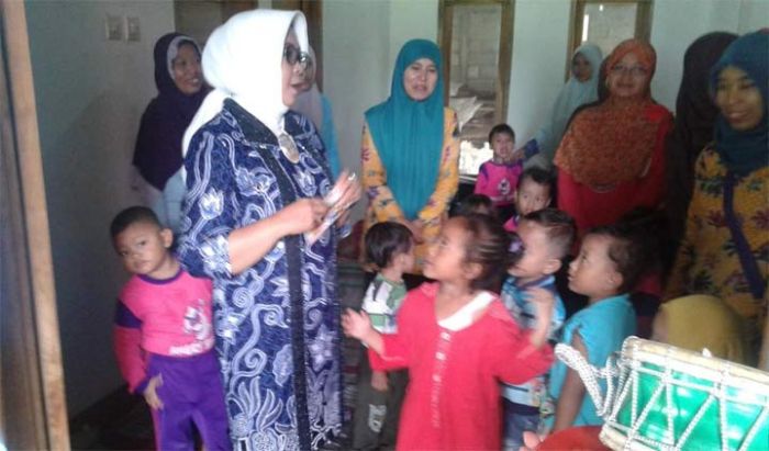 Teman Semasa SMP, Kasi di Bakesbangpol Madiun Dukung Istri Bupati Pacitan Nyalon di Pilkada 2020 Teman Semasa SMP, Kasi di Bakesbangpol Madiun Dukung Istri Bupati Pacitan Nyalon di Pilkada 2020