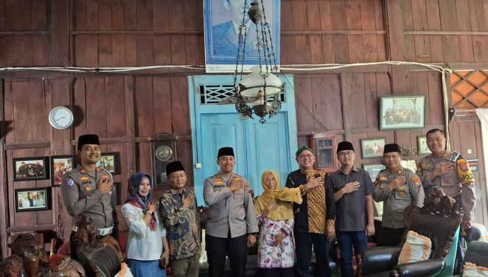 Kapolres Kediri Sowan ke Pesantren Jati Diri Bangsa dan Situs Persada Soekarno Kapolres Kediri Sowan ke Pesantren Jati Diri Bangsa dan Situs Persada Soekarno