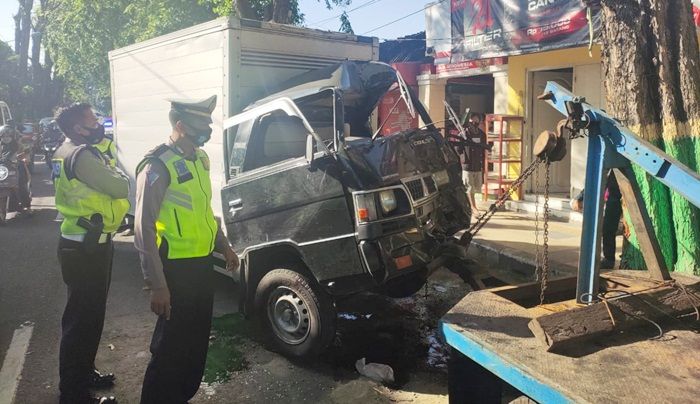 ​Diduga Mengantuk, Tiga Warga Surabaya Alami Kecelakaan di Tuban