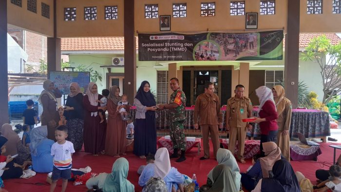 TMMD ke-126 Sidoarjo Gandeng Dinkes Beri Edukasi Cegah Stunting di Tulangan TMMD ke-126 Sidoarjo Gandeng Dinkes Beri Edukasi Cegah Stunting di Tulangan