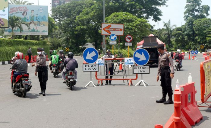 Hari Kedua PSBB, Akses Masuk Kota Surabaya Relatif Lancar, ODP Disuruh Balik Kanan Hari Kedua PSBB, Akses Masuk Kota Surabaya Relatif Lancar, ODP Disuruh Balik Kanan