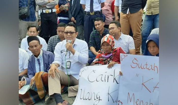 ​Dana PKH 3 Tahun Tidak Cair, BRI Sampang Didemo Aliansi LSM