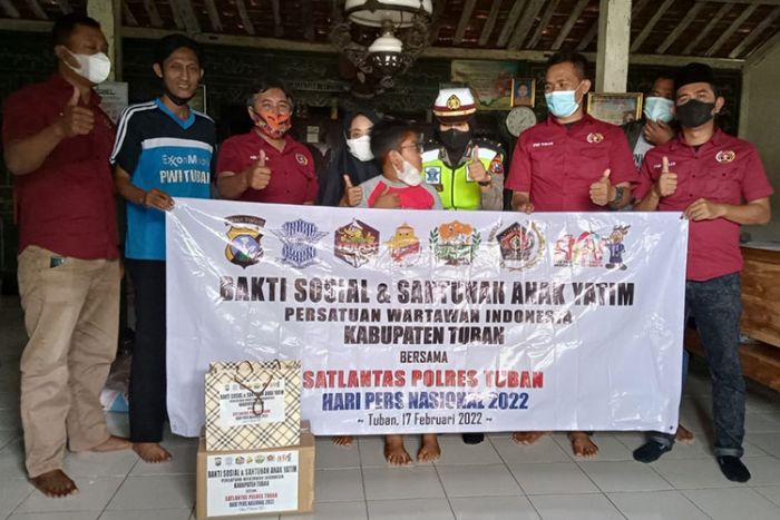 Gandeng Satlantas, PWI Tuban Santuni Keluarga Almarhum Wartawan Gandeng Satlantas, PWI Tuban Santuni Keluarga Almarhum Wartawan